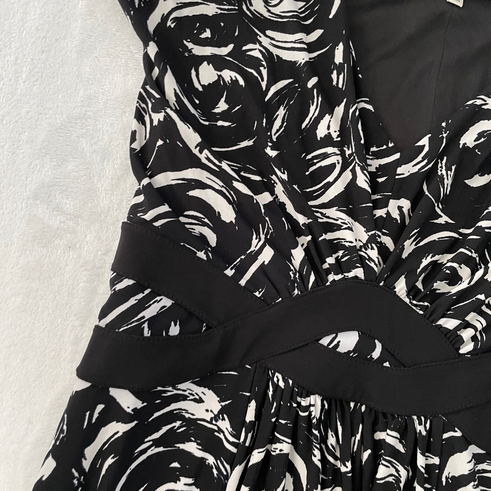 Vintage 90’s Evan Picone Black & White Floral Dress - Picture 3 of 8